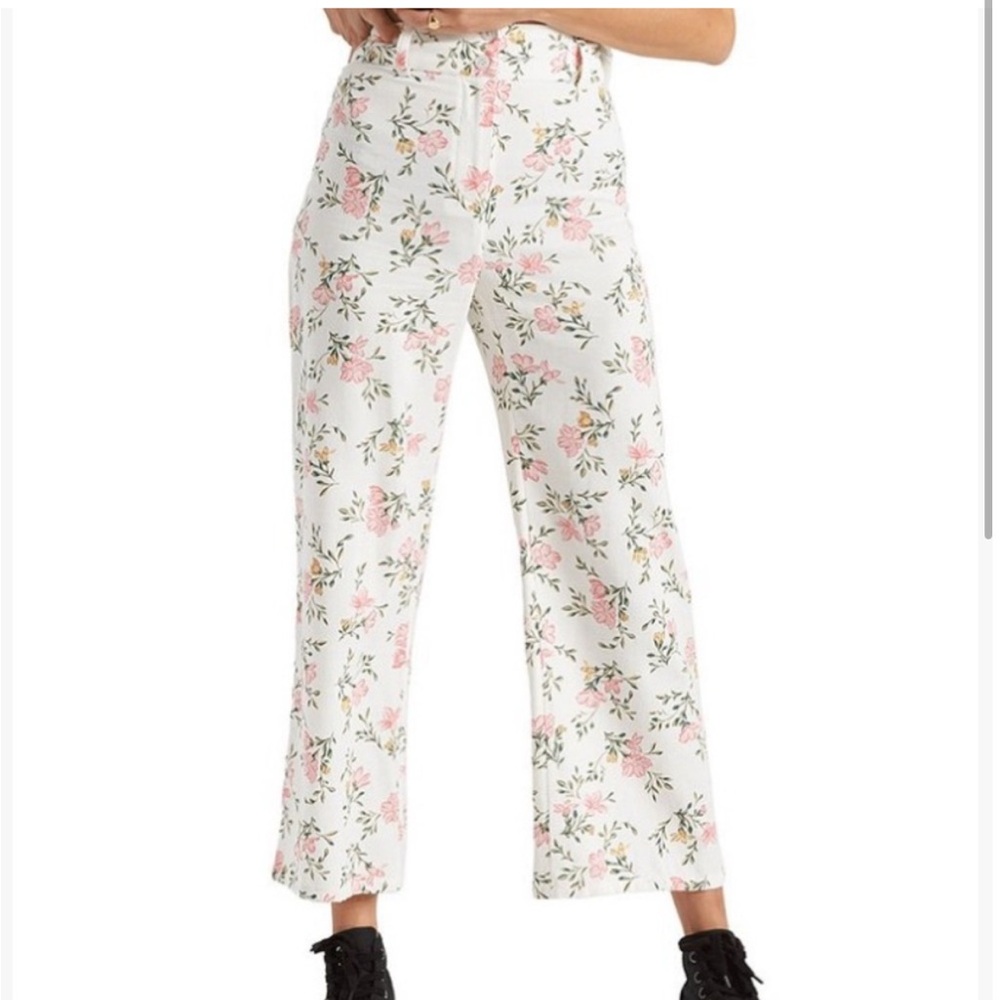 NWT Billabong Back At It Floral High Waisted Cropped Pants Size 29